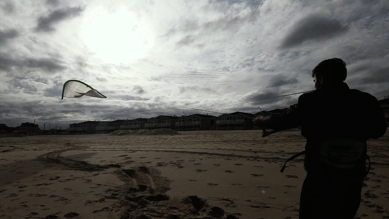 Boardriding Maui Cloud Tricks