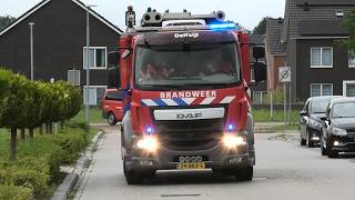 Tankautospuit 01-3032 en Officier van Dienst 01-3793 met spoed naar een woningbrand in Delfzijl Tankautospuit 01-3032 en Officier van Dienst 01-3793 met spoed naar een woningbrand in Delfzijl