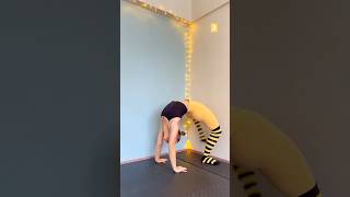 Back Walkover EASY tutorial 🔥👍#gymnast #flexibility #tutorial #viral #walkover #backbend #wow