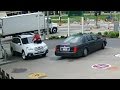 Americana surpreende ladrão e evita roubo ao se jogar sobre carro em posto de gasolina