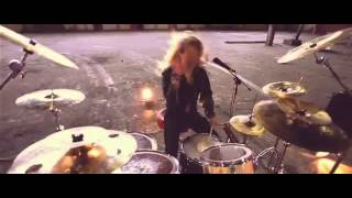 Download Lagu Twister - Feeding Frenzy - Official Music Video MP3