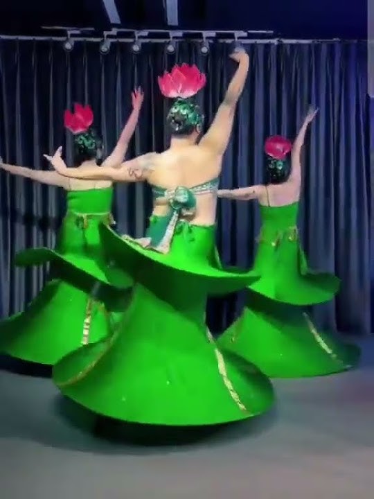 A big guy is dancing Lotus softly and smoothly. Amazing Lotus Dance, Wonderful Lotus Dancing