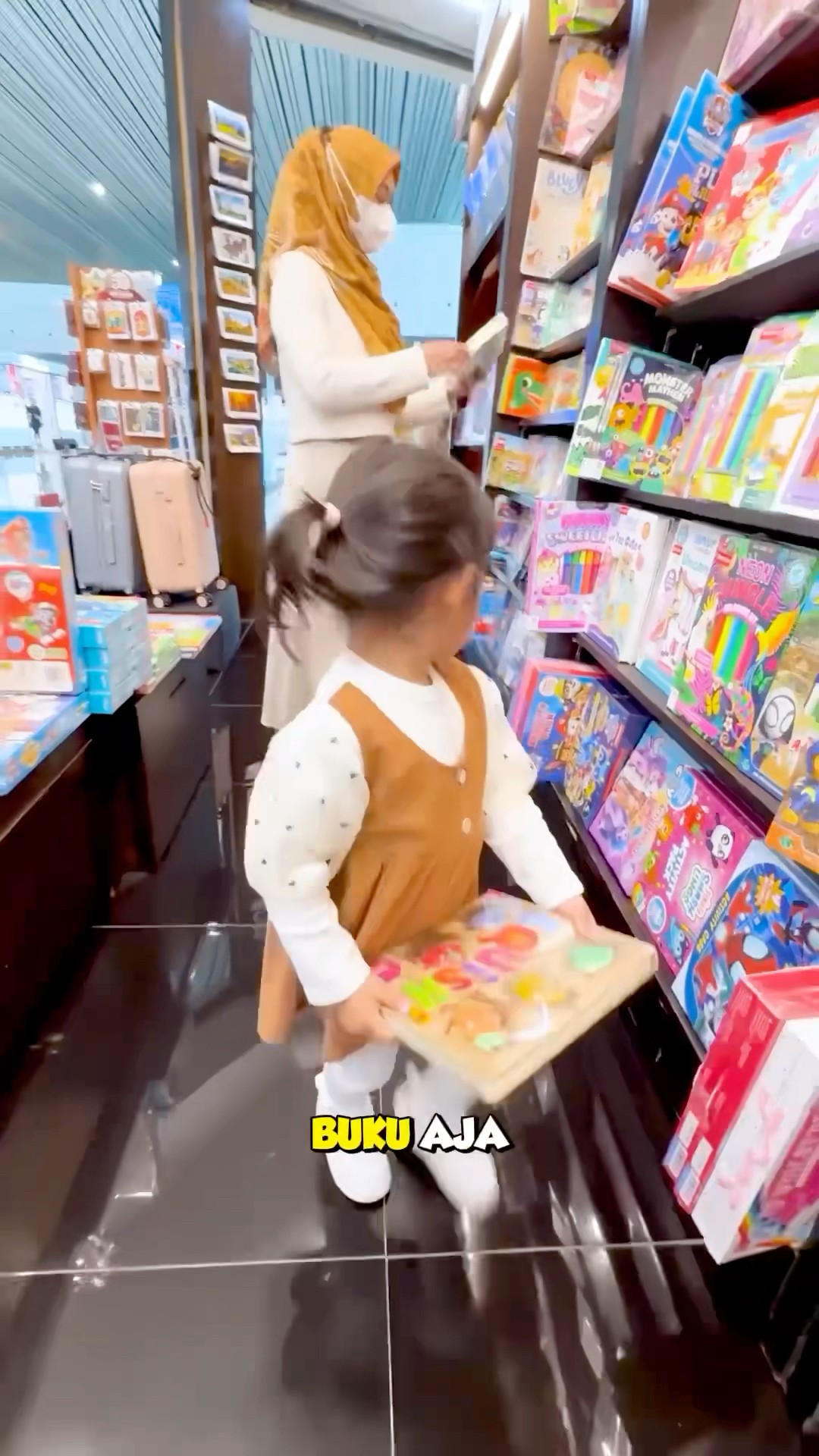 Moana mau jadi Penulis Buku.. #moana #riaricis
