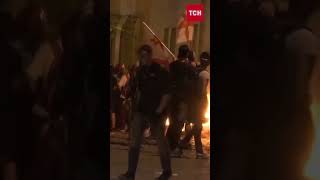 🔥 Розлючена Грузія протестує проти влади! Силовики вже нападають на журналістів!
