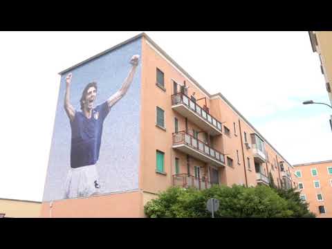 A Foggia un murales dedicato a Paolo Rossi sulle "case POPolari, belle e intelligenti"