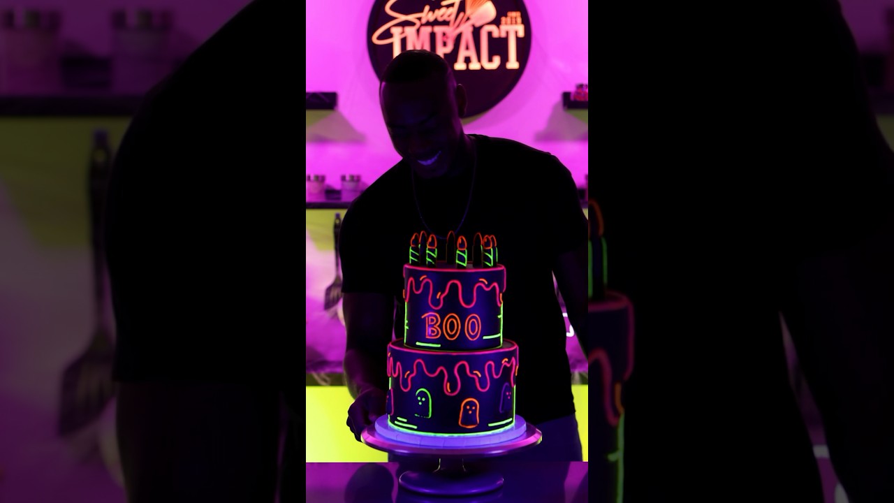 This cake glows in the dark #shorts