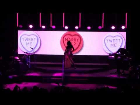 Marina and the Diamonds - Interlude/Bubblegum Bitch (Corn Exchange Cambridge 20/11/2015)