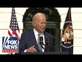 Biden gets cringey at turkey pardoning