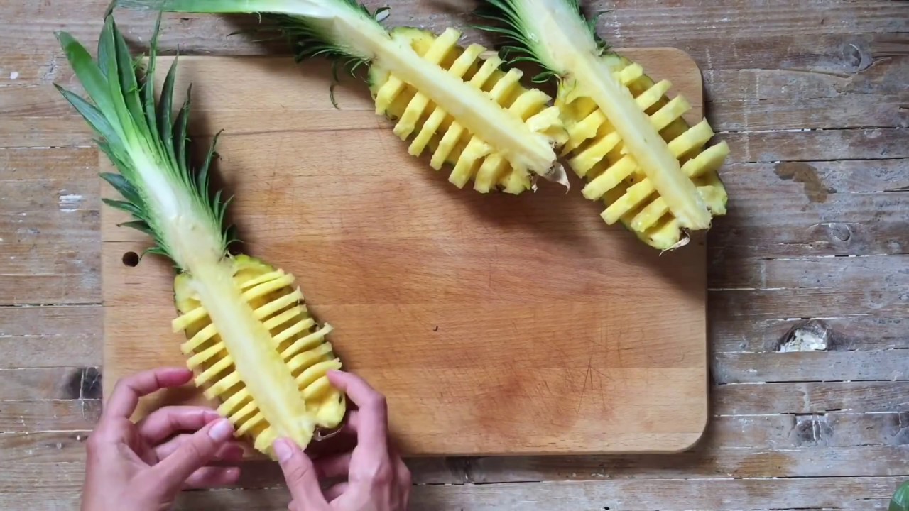 Cómo cortar una piña - YouTube