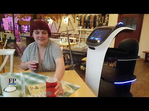Roboter bedienen in Gaststätte in Taltitz