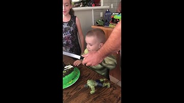 Hulk birthday party 🎂🍩