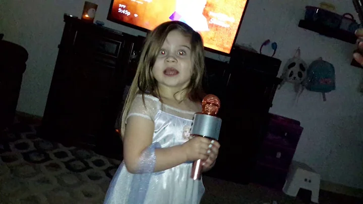 Lillian singing Woody Beasts new song "Slidin"