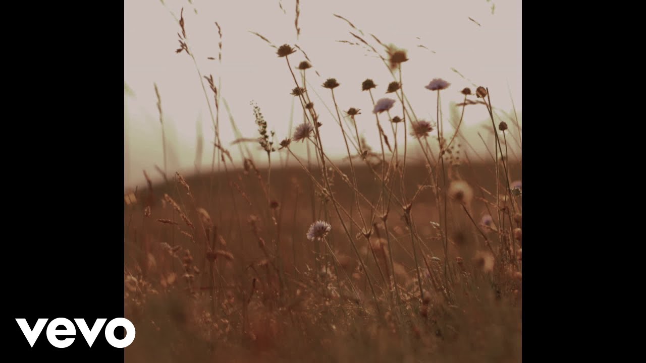 Michele Bravi   Un secondo prima Visual ft Federica Abbate