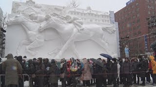 復興願い、競走馬の大雪像 さっぽろ雪まつり開幕