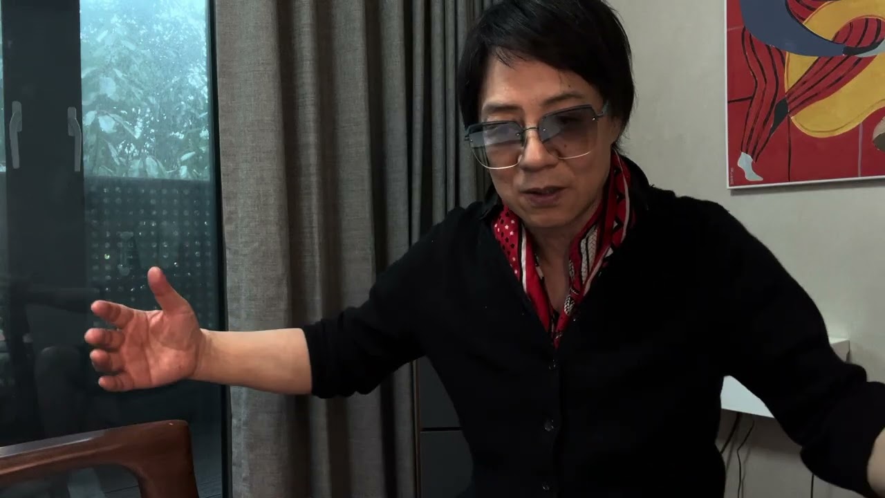 包子最邪小故事：亲自开枪毙掉自己的专车司机，去年发生的事，中南海狗官吓傻