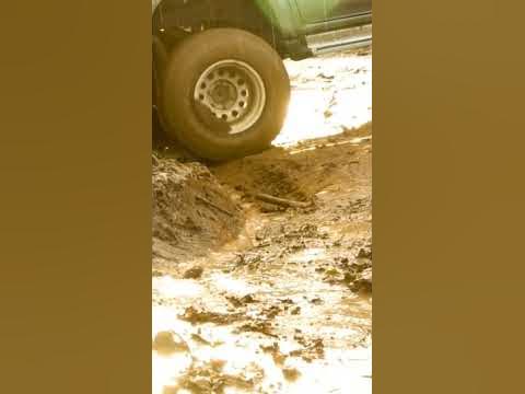 Girl car stuck in mud - YouTube