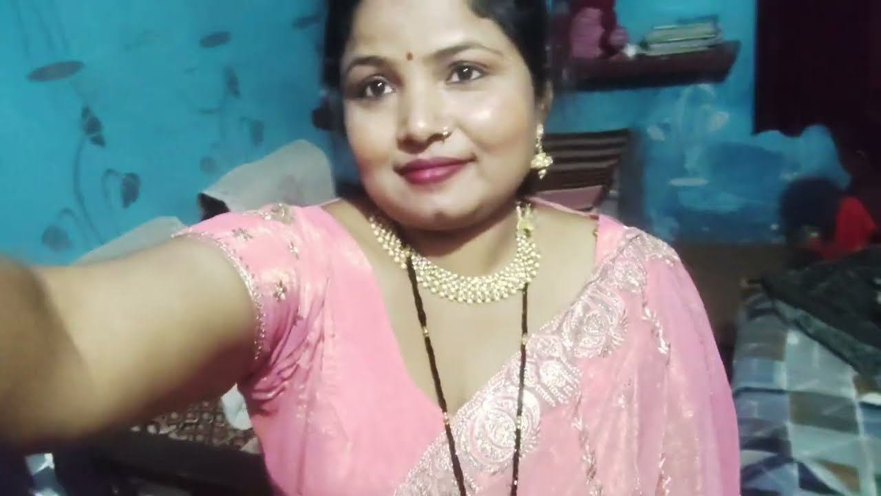 आज कौन आया घर पर...? खुशी का माहौल। 