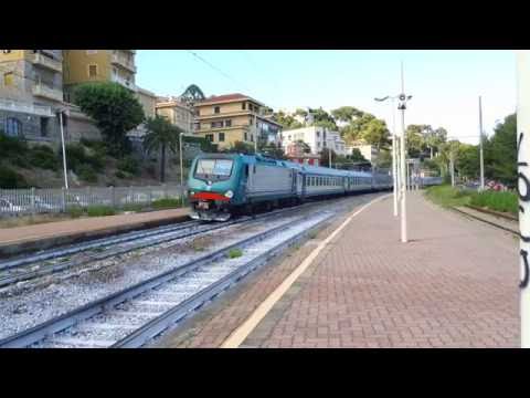 Due treni regionale a Imperia Porto Maurizio