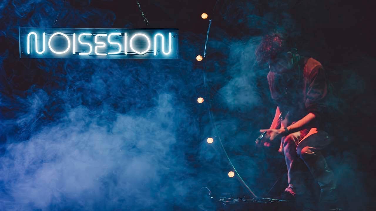 Watch Nicolás y Los Fumadores - La Fe (Live in Noisesion) on YouTube Watch Nicolás y Los Fumadores - La Fe (Live in Noisesion) on YouTube