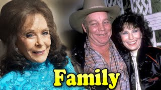 Loretta Lynn Family With Daughter,Son and Husband Oliver Lynn 2020