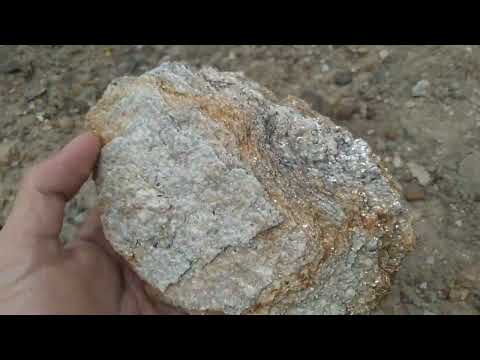 Vídeo: Onde posso encontrar rocha de xisto?