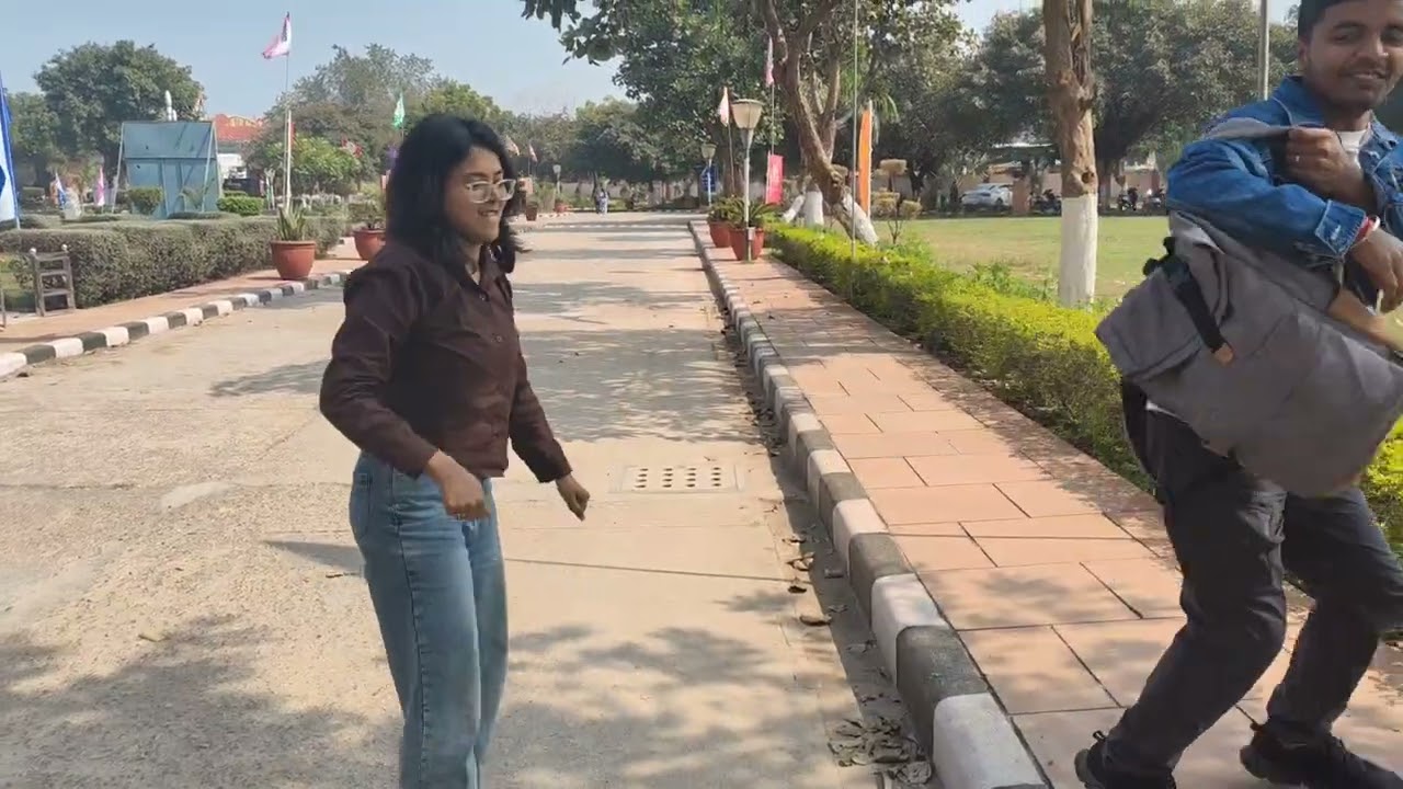 Padhne k alawa sb kuch krte hue 