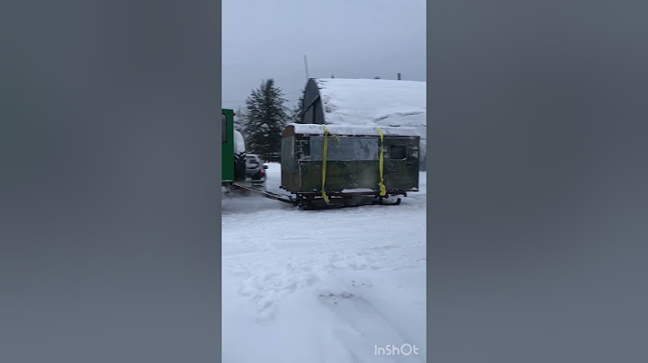 Лесная изба на санках