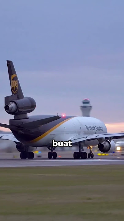 Kenapa Ada Mesin di Ekor Pesawat Ini? #aviation #faktaunik #facts