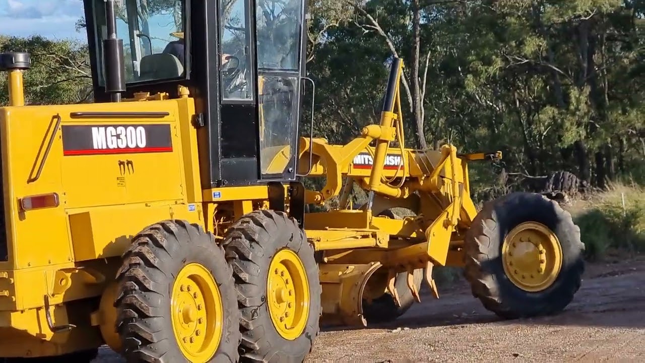 For Sale Mitsubishi MG300 ROAD GRADER Singleton NSW 2330