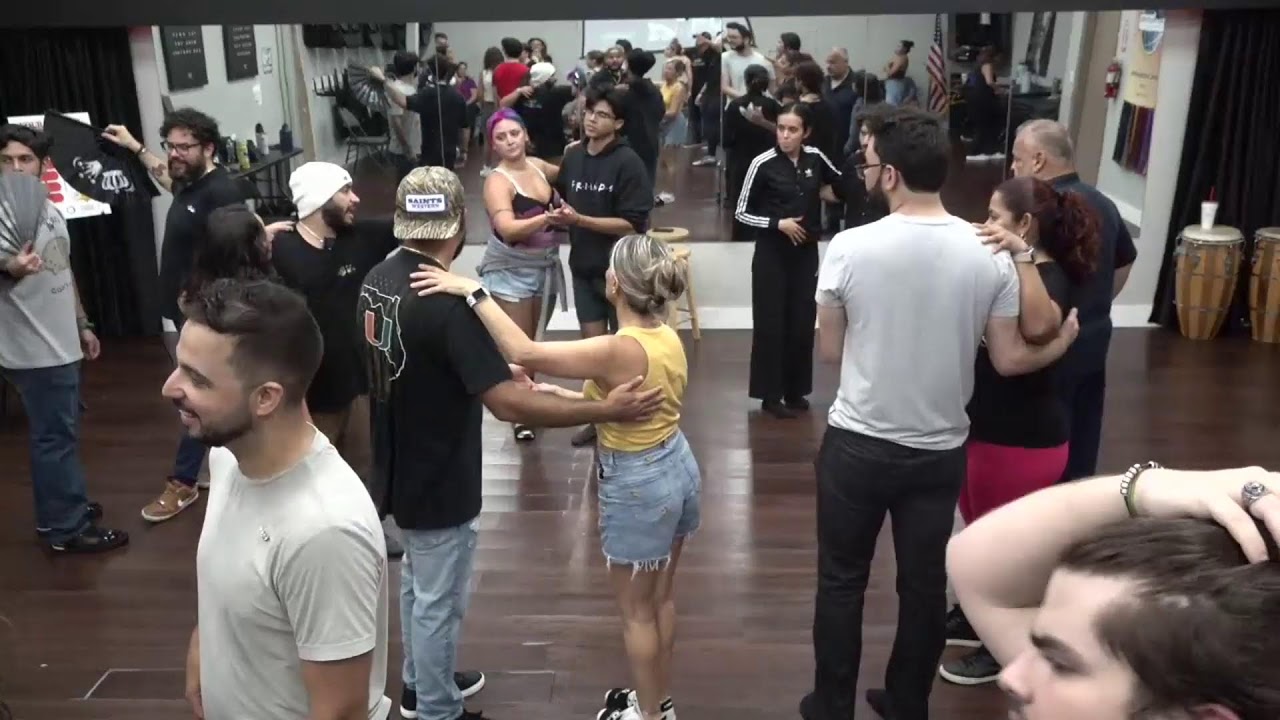 Welcoming Wednesday! Salsa Partnerwork + Rueda de Casino