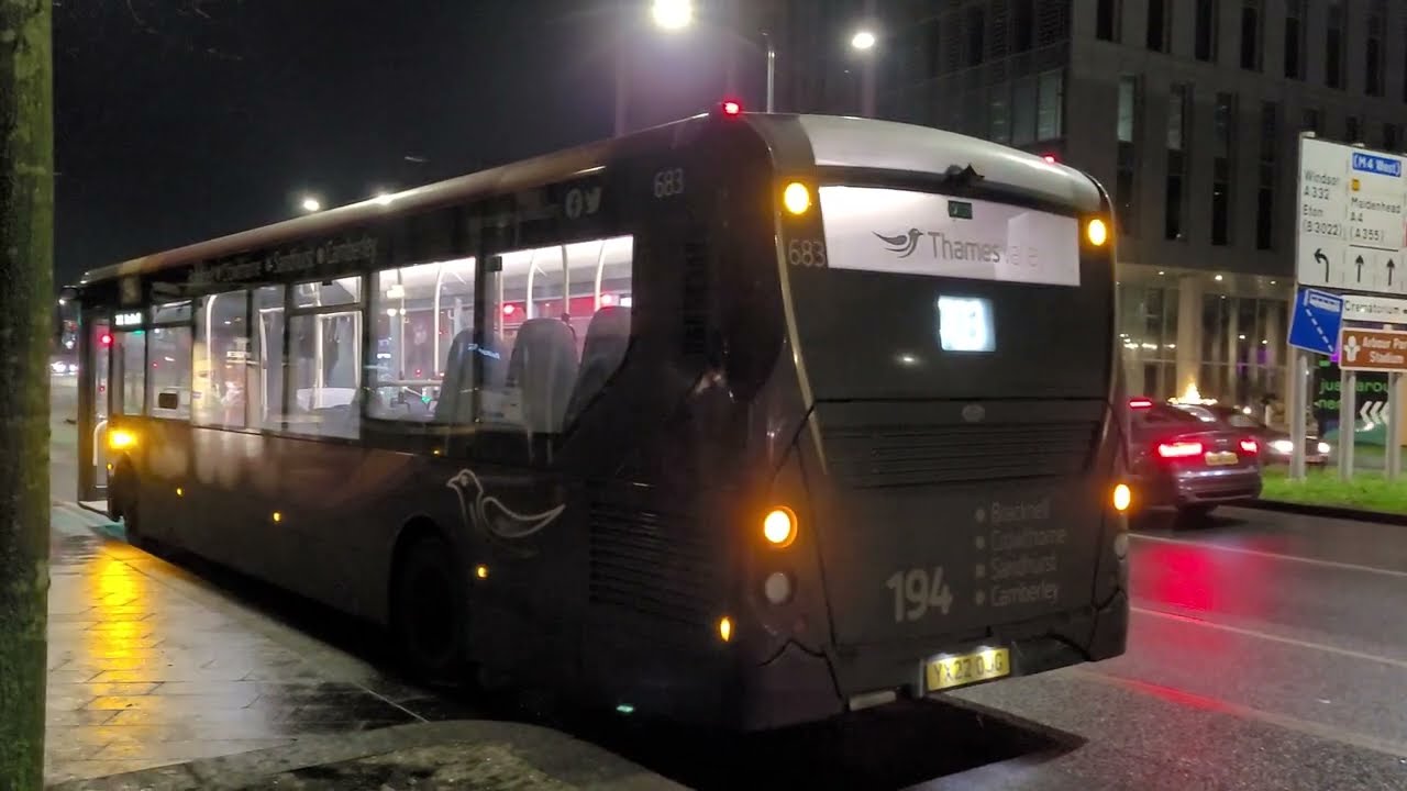 YX20 OJG/683 on Route 703 @Wellington Street, Slough - 17th December 2022
