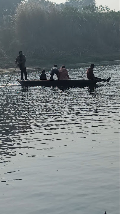 #Nadi mein nawo chalate hue #injoy life #new #funny #video #trending video #viral 💞🌷🌷🌷👍