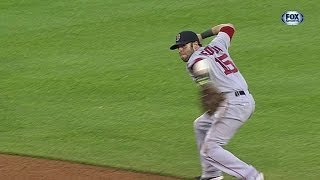 BOS@DET: Pedroia makes tough stop, fires for out