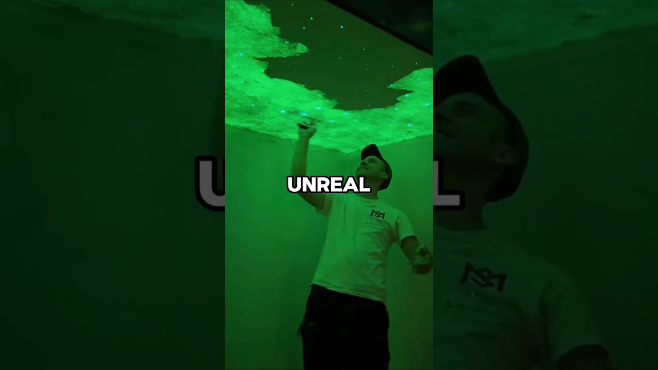 Эта стена буквально светится в темноте ✨ 