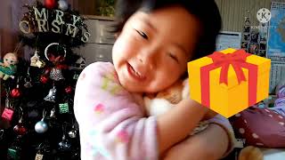 Unwrapping Christmas gifts(Merry christmas 2021)