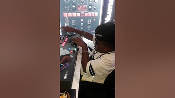 DJ Wheels -TESTING OUT THE NUMARK SCRATCH MIXER LIVE! @ THE DJ EXPO 2019! 🎧🎶🔥