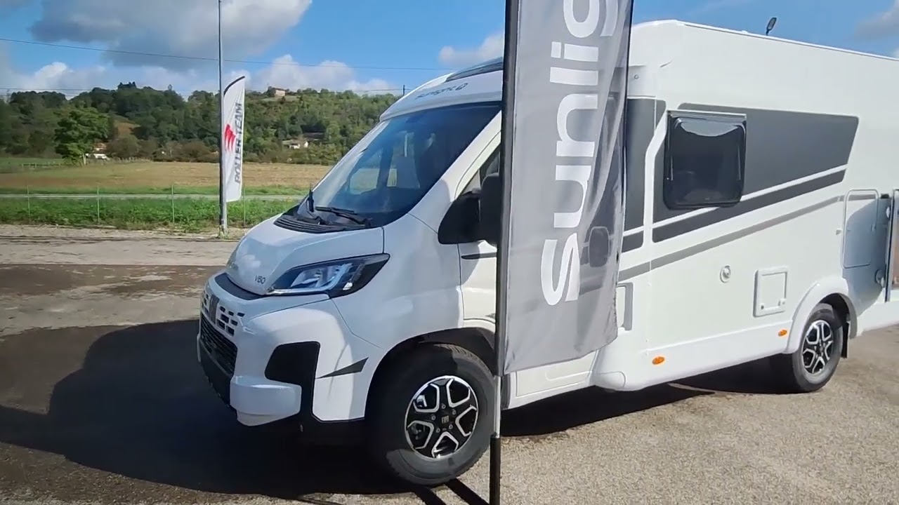 Camping car compact type fourgon Sunlight V60 2025 en moins de 6 metres