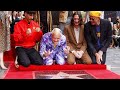 Red Hot Chili Peppers удостоены звезды на голливудской "Аллее славы"