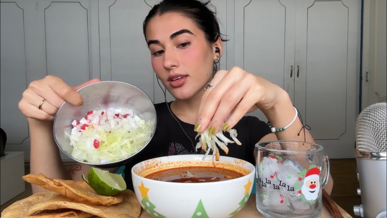 COMIENDO POZOLE ♡ ASMR // COMIDA MEXICANA 🇲🇽 (eng subs)