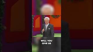 A #Christmas tree is up for bids on #ThePriceIsRight! 🎄