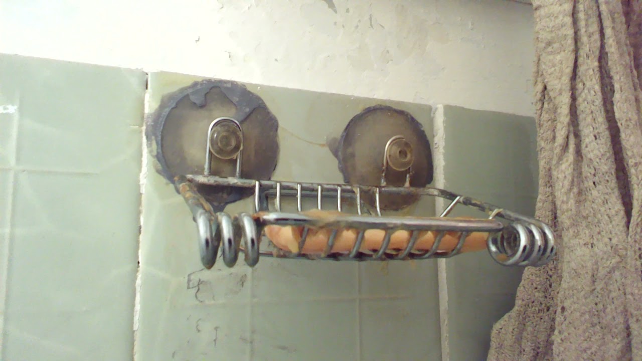 Чем приклеить присоску к кафелю стеклу плитке чтобы держалась долго и ...