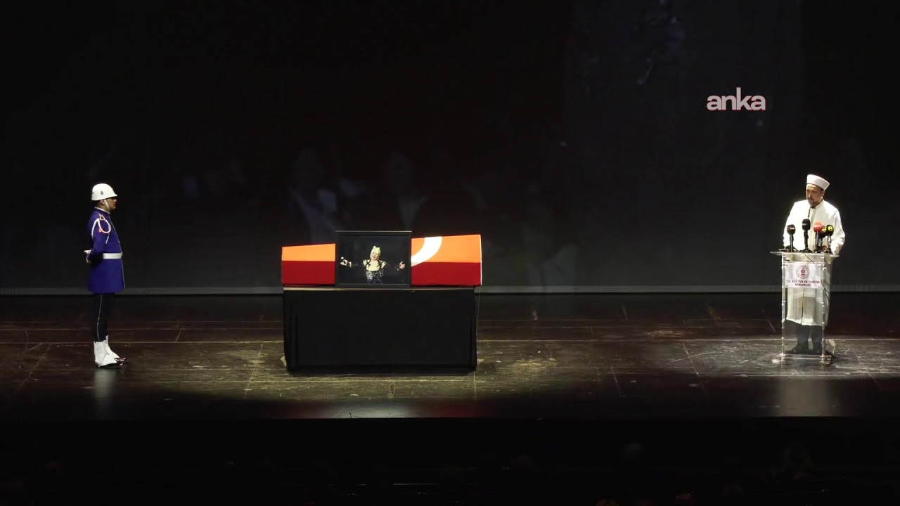 Yaşamını yitiren ünlü sanatçı Muazzez Abacı için Atatürk Kültür Merkezi'nde tören düzenlendi