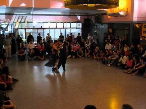SEBASTIÁN ACHAVAL y ROXANA SUÁREZ  en ¡Viva la Pepa! milonga 3/3