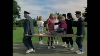 The Benny Hill Show - Joggers (Бігуни, англ.), (Great Britain, 1988)