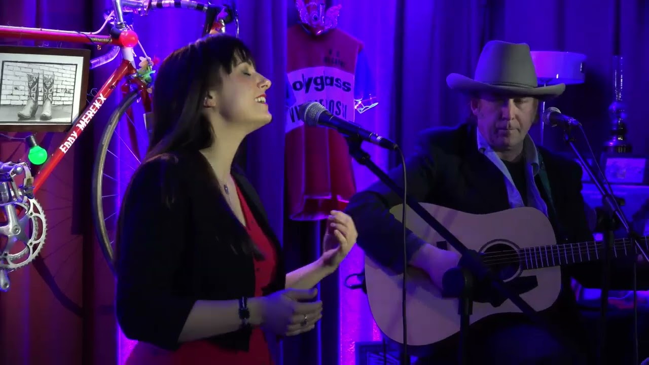 Little Kim & Friends, Moederland