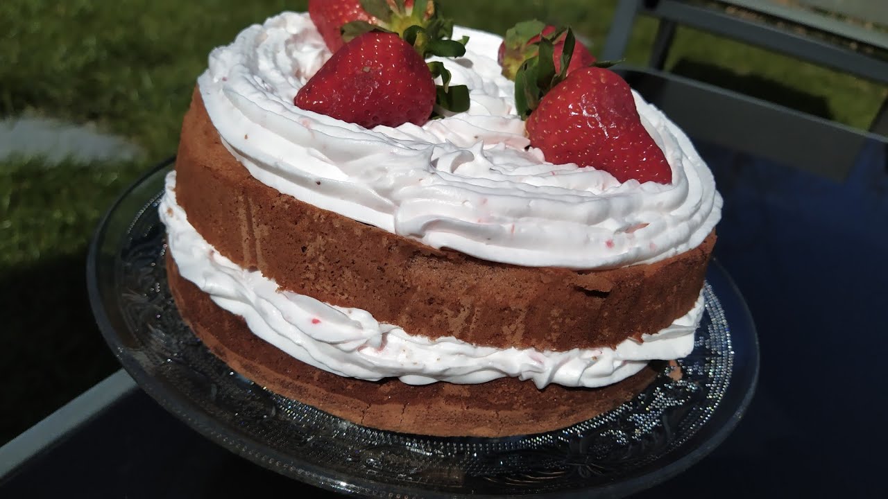 Recette Gateau Chantilly Et Fraise Facile Et Rapide Youtube