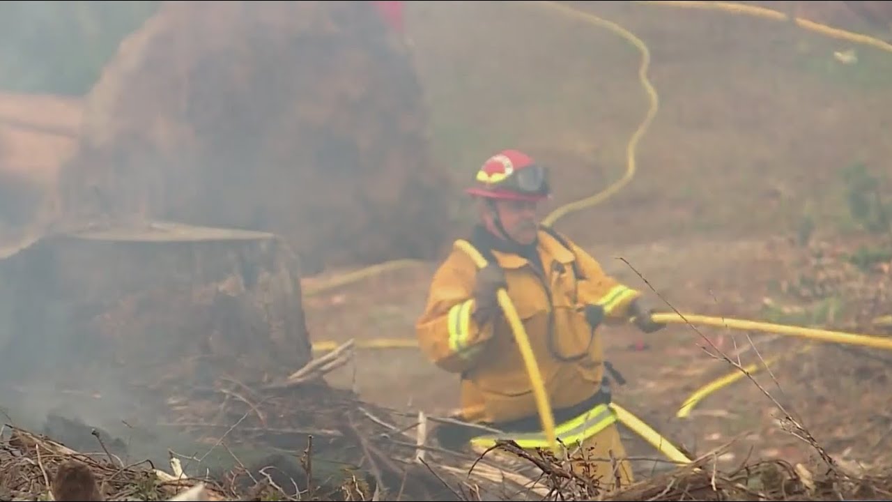 Level 2 ‘Be Set’ evacuation issued as crews battle brush fire in ...