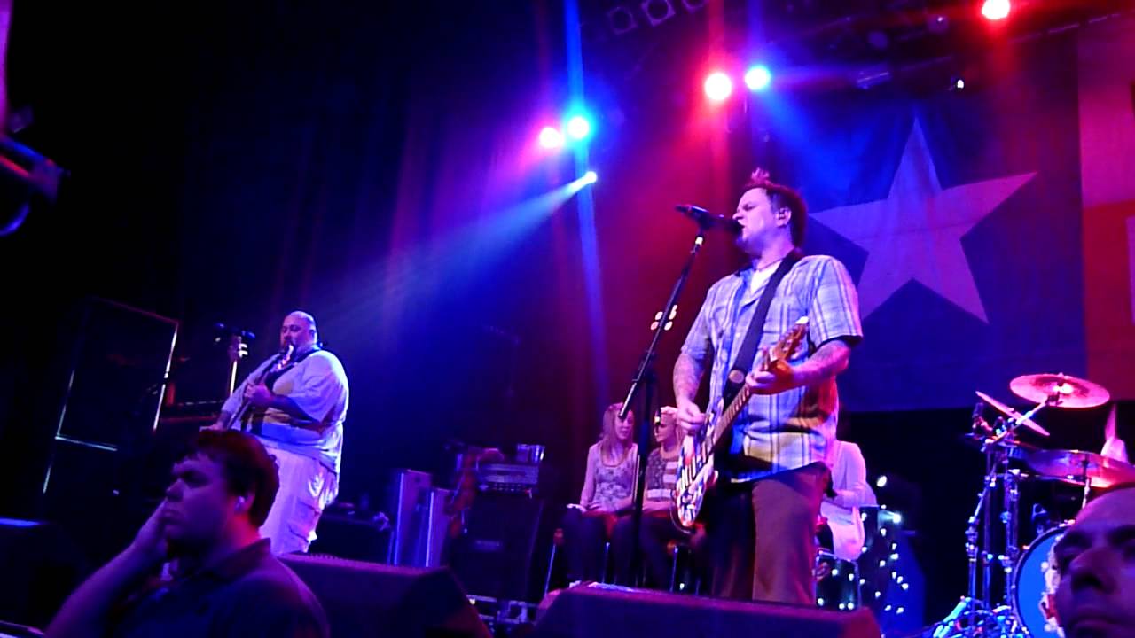 Bowling for Soup - The Bitch Song + 1985 - Live from the FRONT ROW Glasgow October 2011