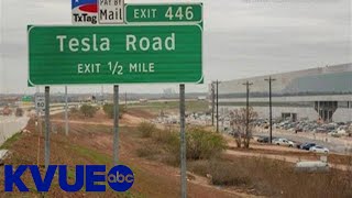 Texas 130 sign directs Austin drivers to Tesla Road, which doesn't yet exist | KVUE