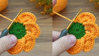 I made a very easy crocheted flower, let's watch it #crochet #knitting